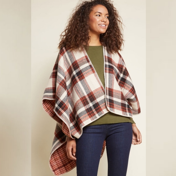 🆕 Modcloth Cozy Campside Reversible Shawl - Picture 2 of 6